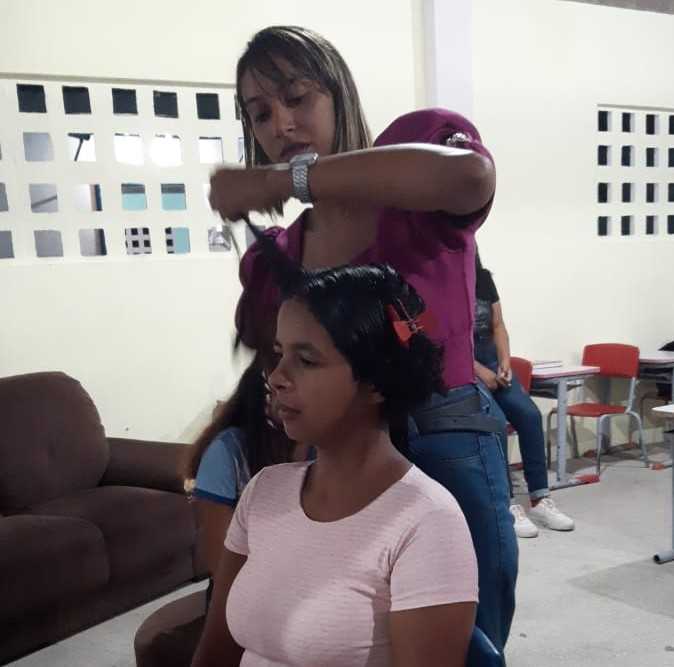Camacã: EJA promove Projeto Mulher Beleza numa noite memorável